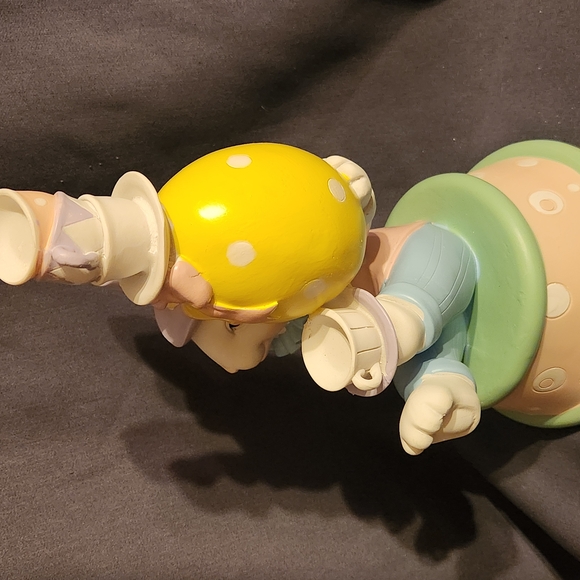 Easter Bunny Juggling Balancing Teacups - Picture 2 of 4